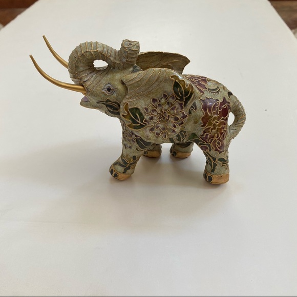 Elegant Elephant Statue with Trunk Facing Upwards - Picture 6 of 8